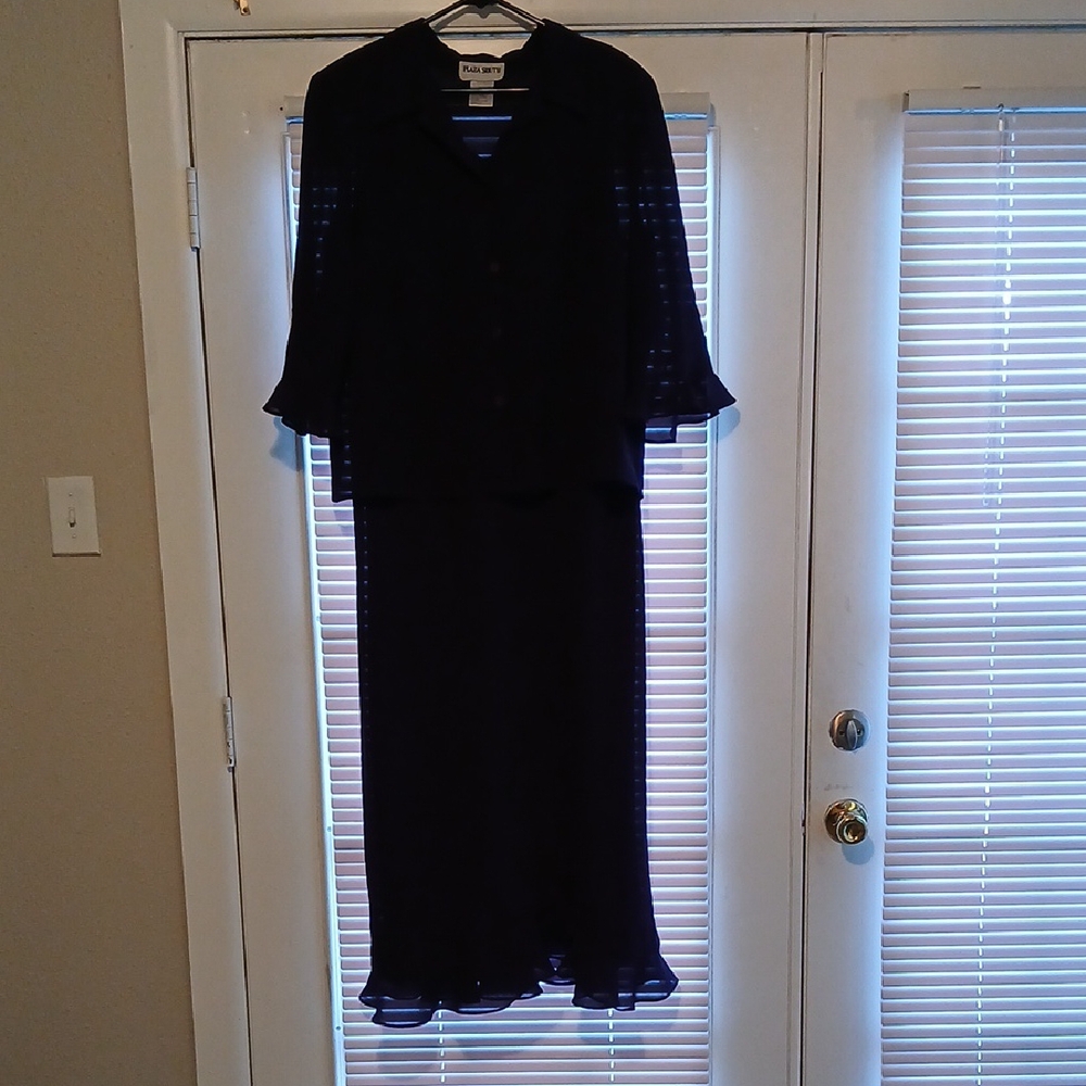 NWOT Plaza South Purple Sleeveless V Neck Maxi Dress And Sheer Jacket Set